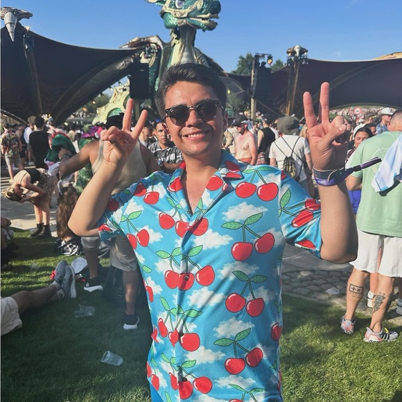 Jade Clark men’s top size medium worn once. Originally $116 - Picture 2 of 2